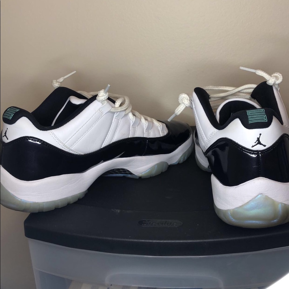 Jordan 11 - Picture 3 of 5